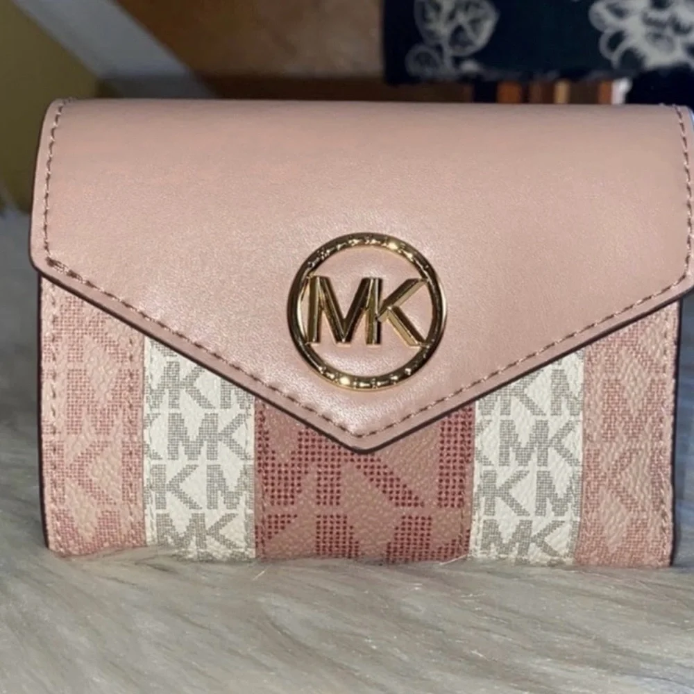 Michael Kors 💯% authentic